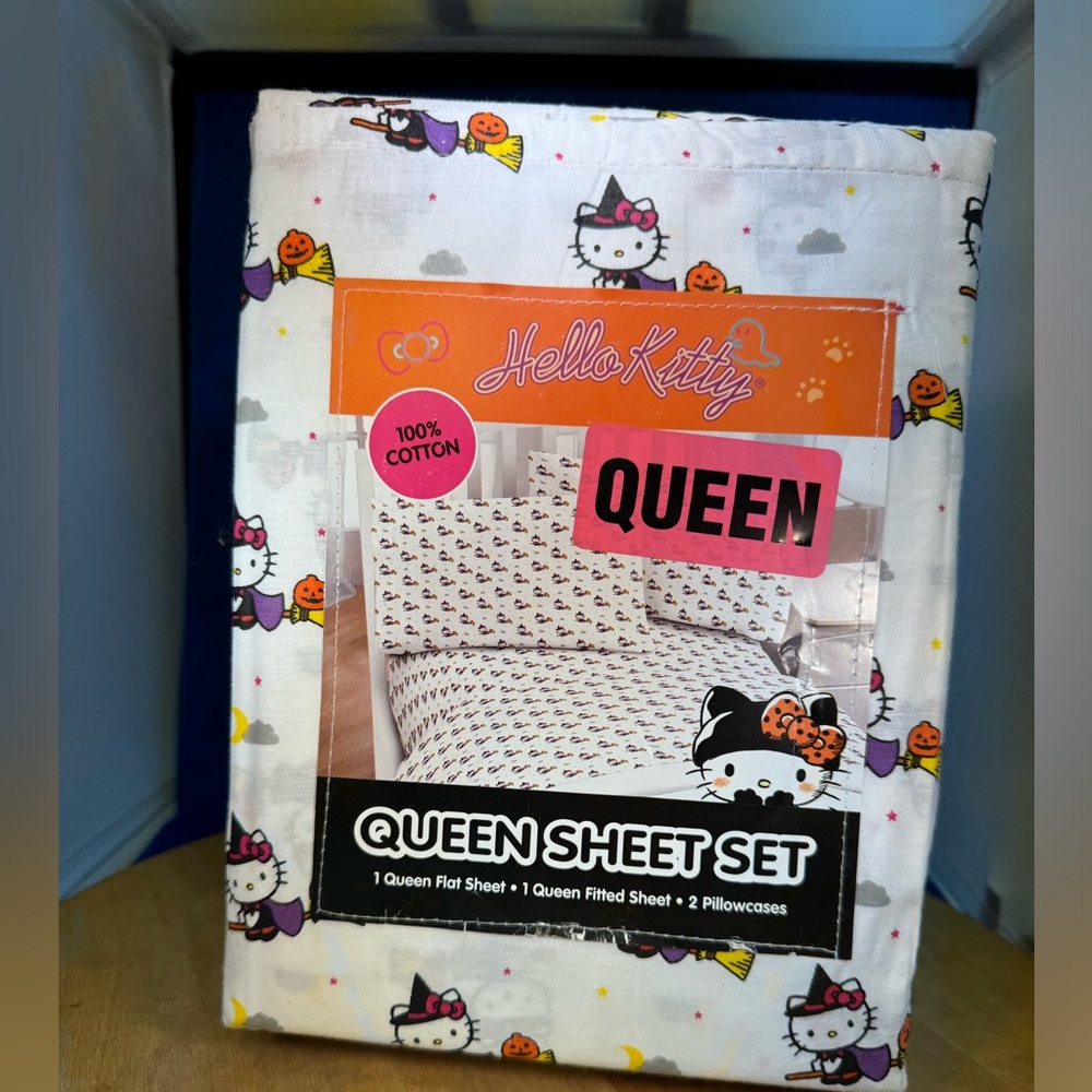 NWT Hello Kitty Halloween QUEEN Sheet Set Witch on Broom & Pumpkins White
